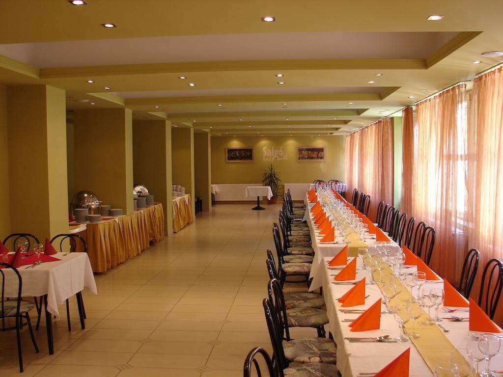 Salgo Hotel Salgótarján 외부 사진
